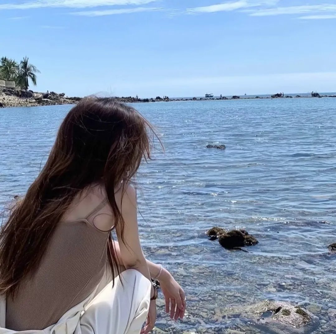 明天,我会成为谁的女友